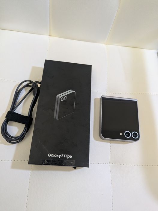Samsung Galaxy Z Flip6 + Xiaomi watch s3 Smartwatch