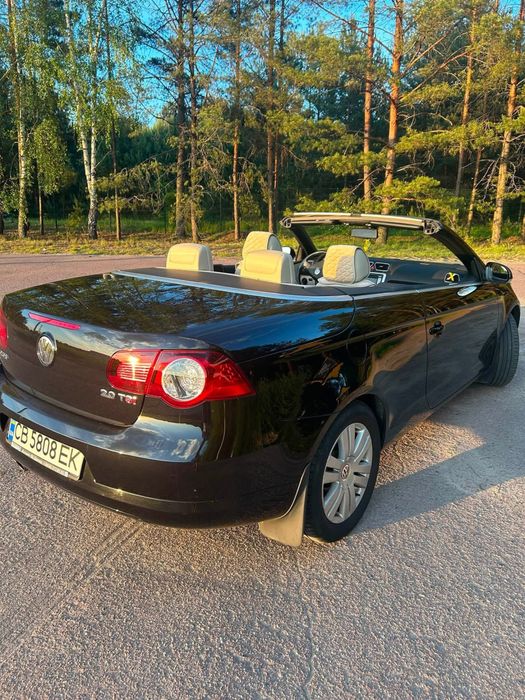Автомобіль Volkswagen EOS