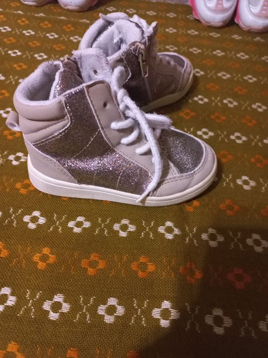 Взуття дитяче кросівки черевички хайтопи