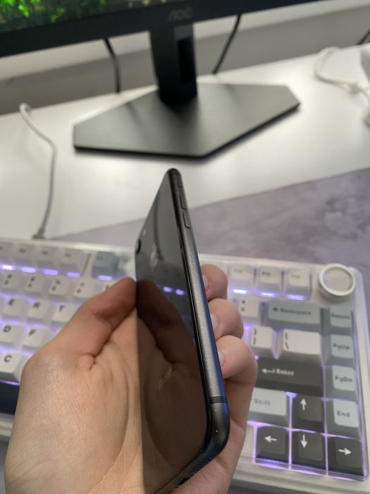 Заблокований Iphone 8 64gb NEVERLOCK