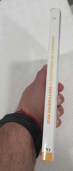 Baudrillard – A Sociedade do Consumo, 2018