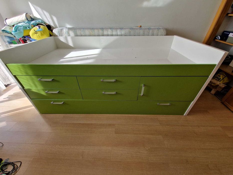 Cama dupla com  gavetas