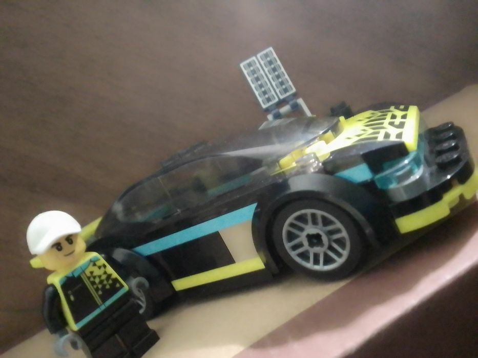 ОРИГІНАЛЬНА! Машинка Lego,в повній  комплектації!