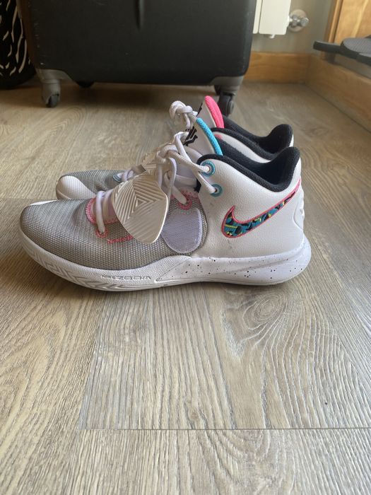 Sapatilhas de basquete contactem me pelo whatsapp