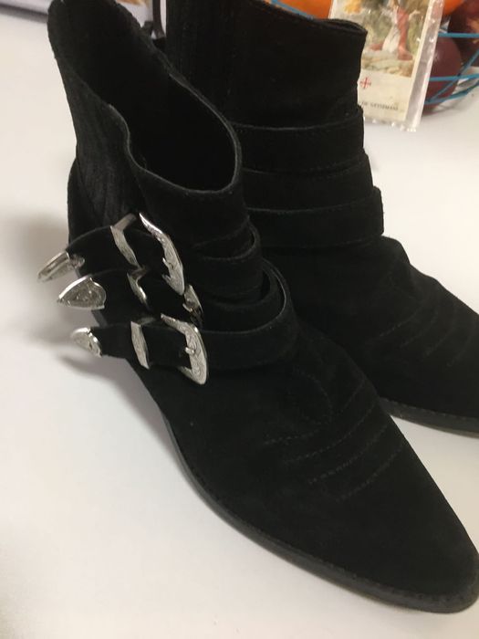 Vendo Botins de camurça Bershka