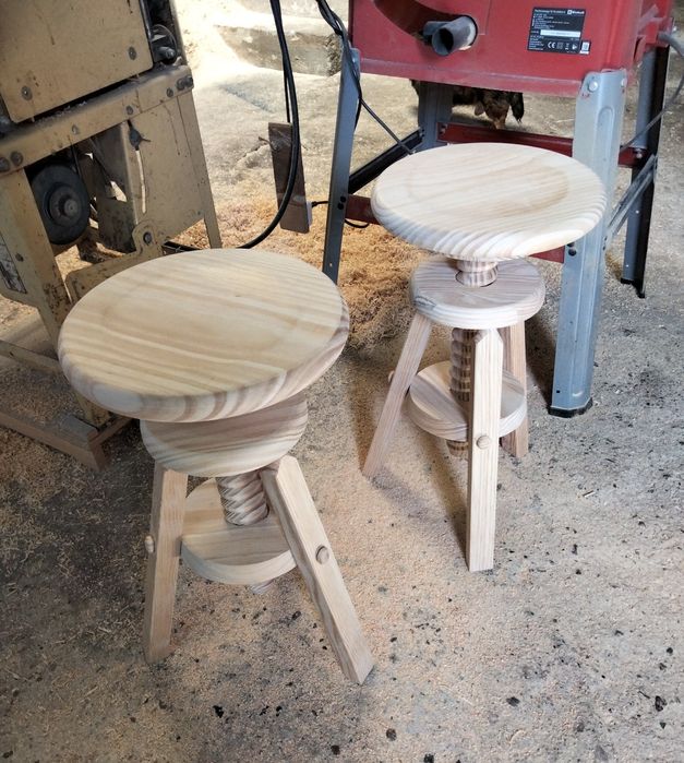 Banco de rosca pinho