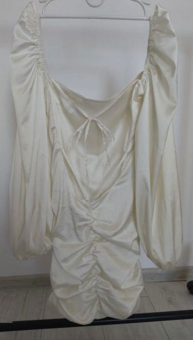 Підбори - ботильйони на шпильці та сукня