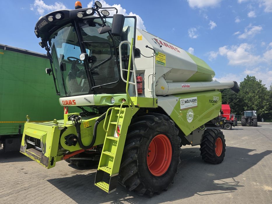 Kombajn zbożowy Claas Tucano 320 C430