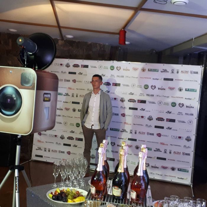 Фотобокс фотобудка instabox миттєві фото оренда  на весілля м.Рівне