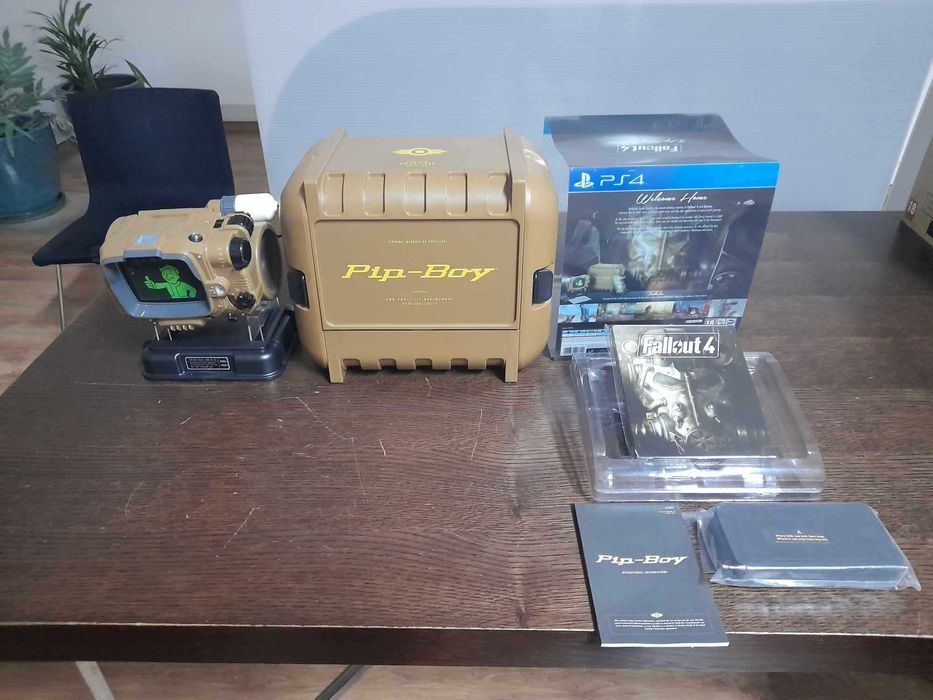 PS4 Fallout 4 Pip Boy Collectors Edition