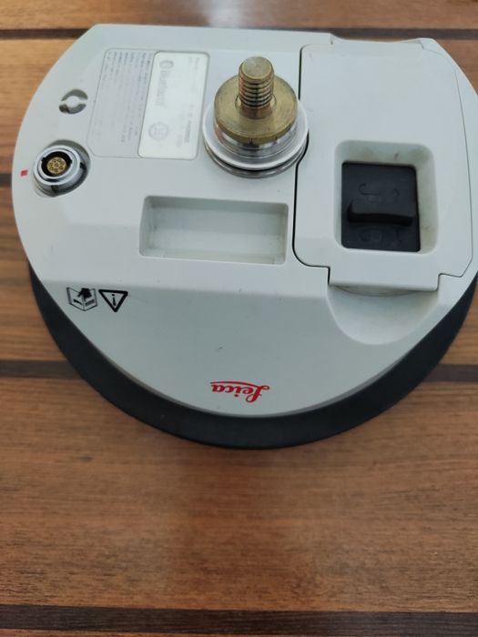 GNSS приймач Leica GS08