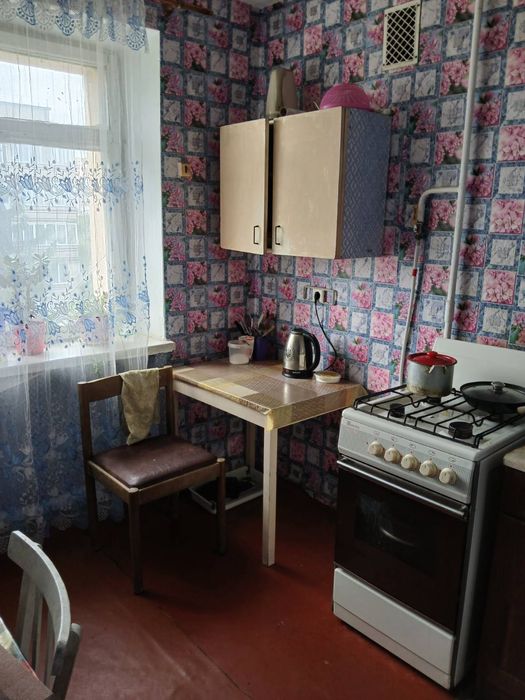 Продам дві кімнати в центрі Бучі