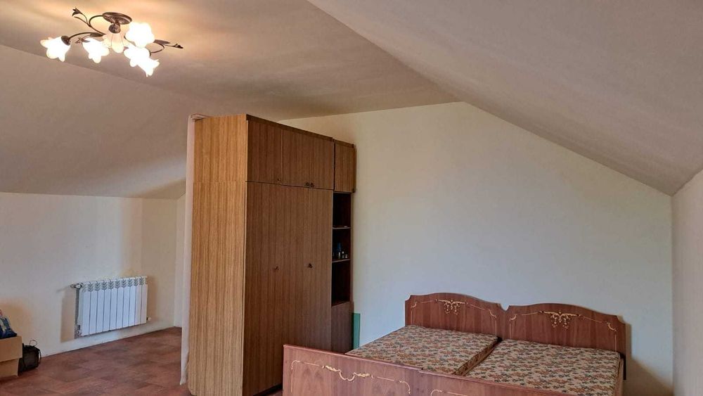 Здається в довгострокову оренду 2х поверховий дім в с. Обухівка