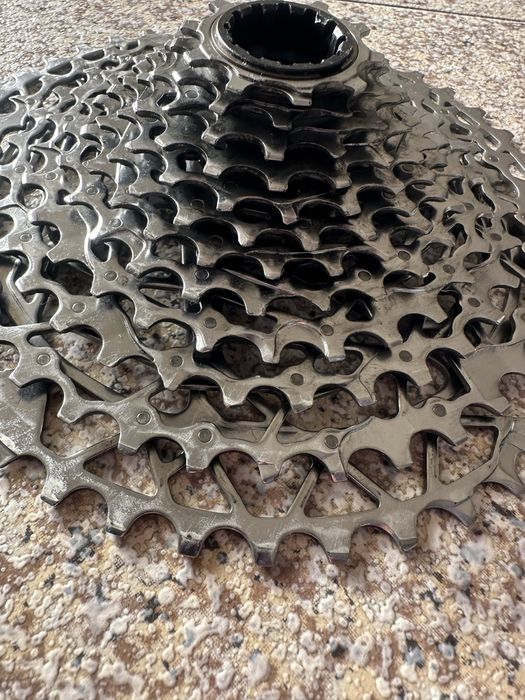 Vendo cassete e pedaleiro