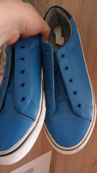 Trampki rozm 39 sztuczny materiał super na codzień.