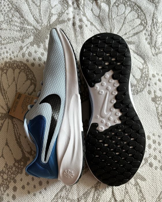 Кроссовки Nike Revolution 7