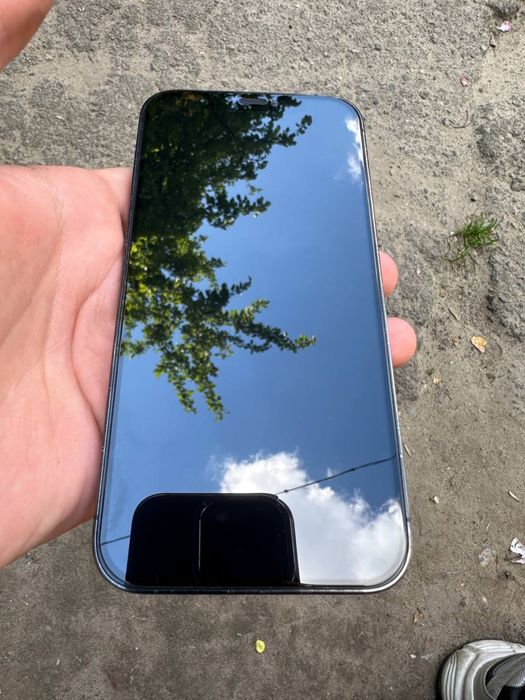 Продам Iphone 12 pro