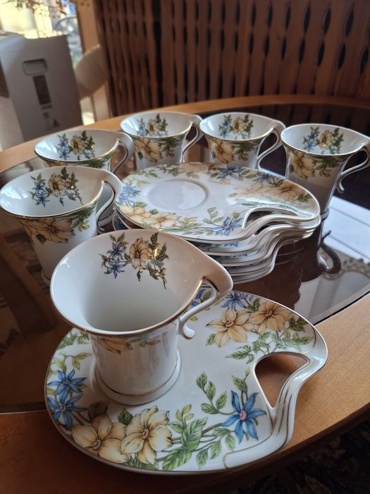 Filiżanki na spodeczkach