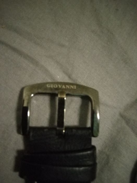 Relógio marca Giovanni a funcionar apenas lhe falta pilhas