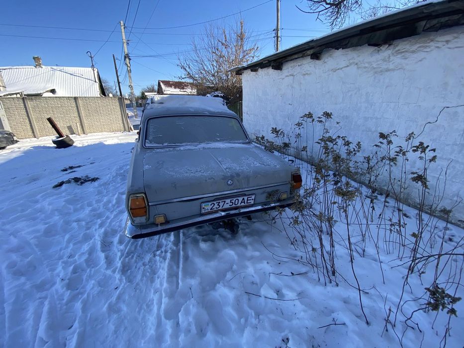 Газ 2401 в родном окрасе