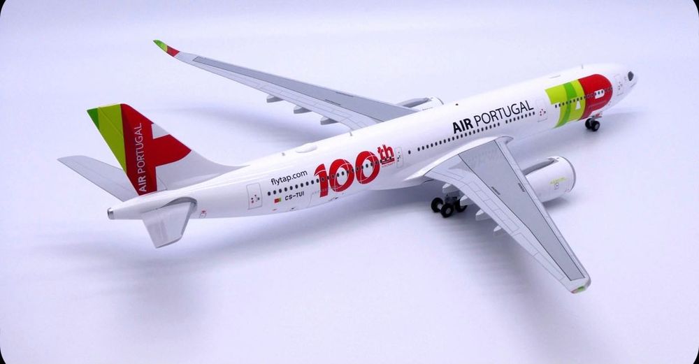 TAP AIR PORTUGAL AIRBUS A330 Neo, 1/200 JC wings , pintura especial .