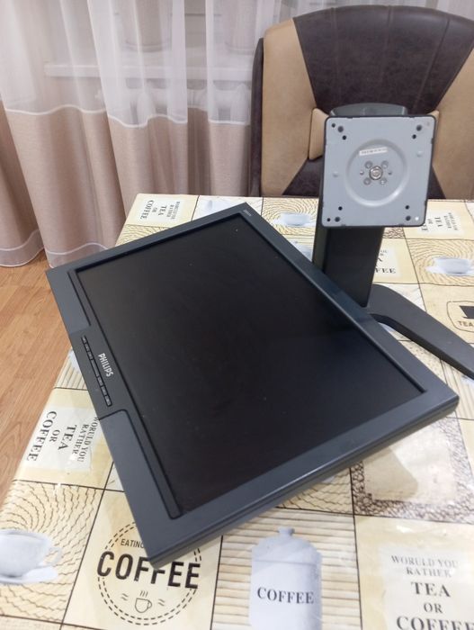 Монитор Filips 200XW 7EB