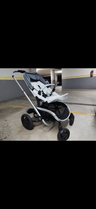 Carrinho de Bebé Quinny –  Estimado (Com Capa de Chuva)