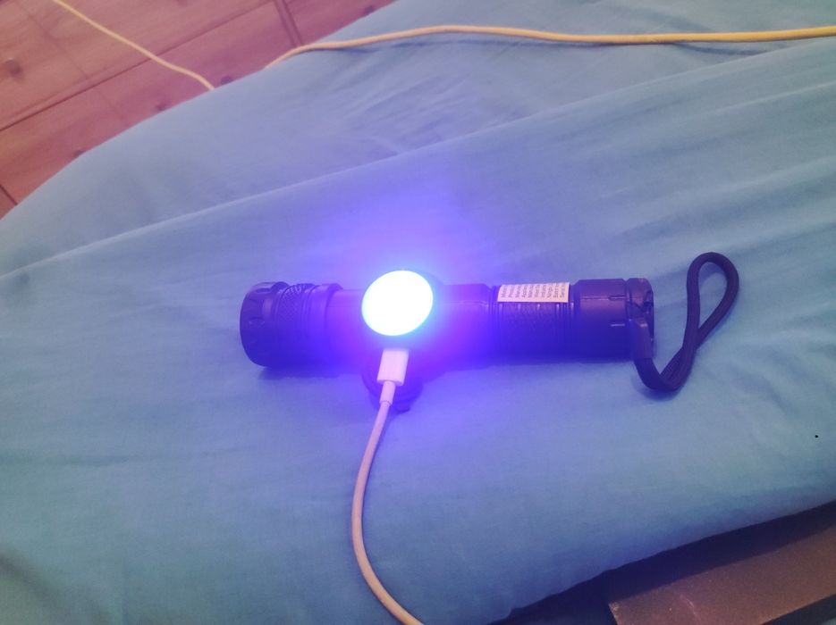 Lanterna potente com vários modos