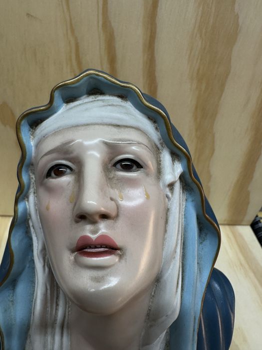 2 pecas em barro olhos vidro