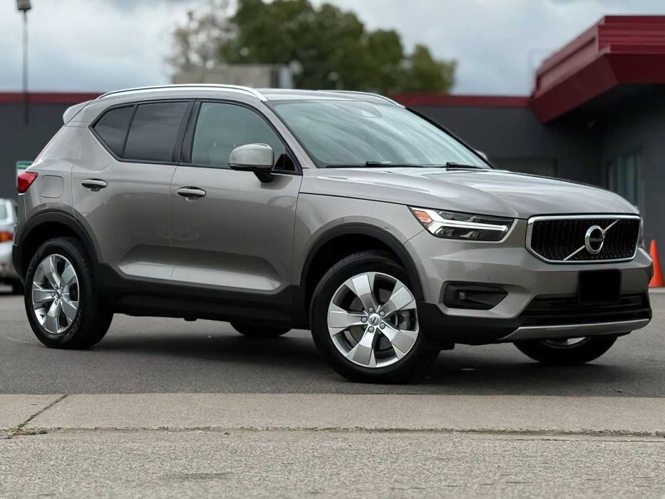 Volvo XC40      2022