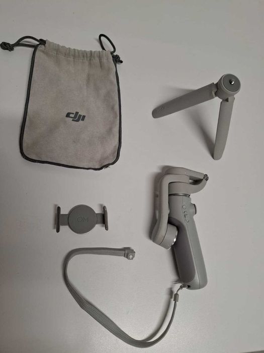 Estabilizador cardan para smartphone DJI OM 5, cinza