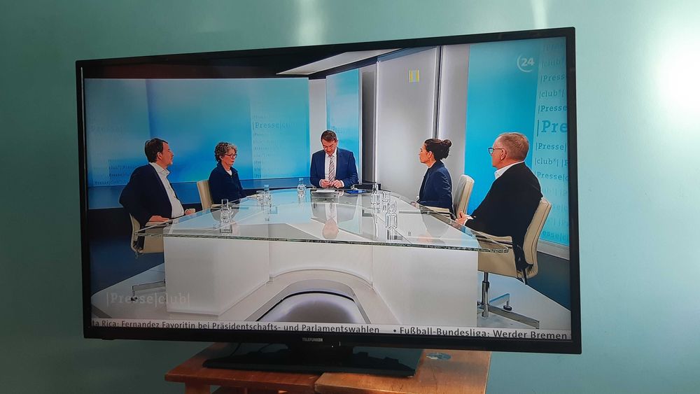 48" TELEFUNKEN (Німеччина)