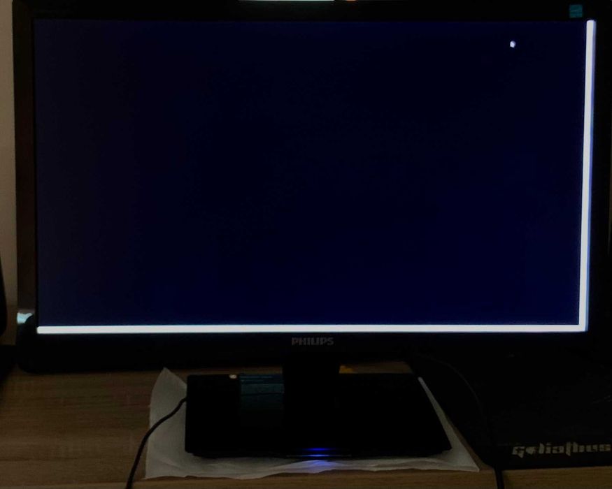 Монитор Philips 23 дюйма (FullHD)