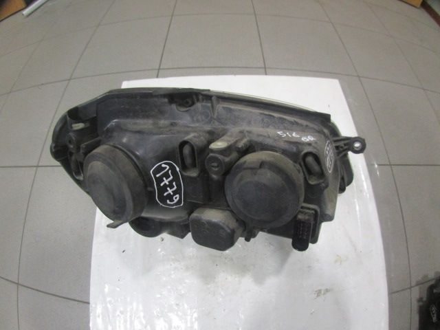 Ótica / farol esquerda VOLKSWAGEN Polo (9N)