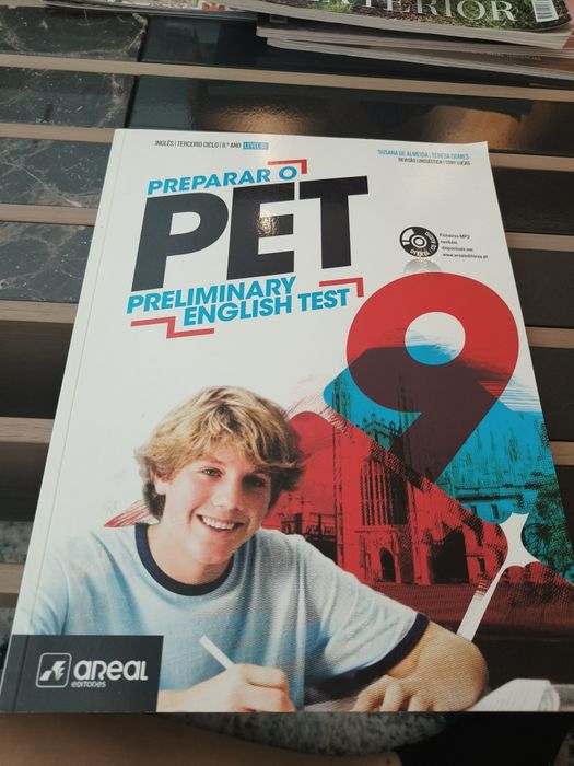 Livro escolar de PET (inglês)- 9.°ano