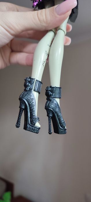 Кукла Рошель Гойл Зомби Шейк: 1 300 грн. - Ляльки та пупси Тернопіль на Olx