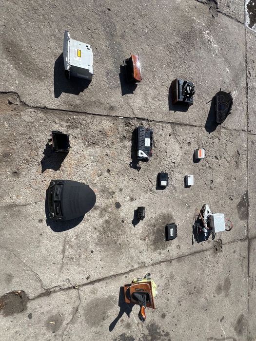 Mercedes w211 w 211 lift radio panel sterowania licznik schowek moduł komfortu moduł haka moduł air bag moduł pdc włącznik świateł lewarek biegów