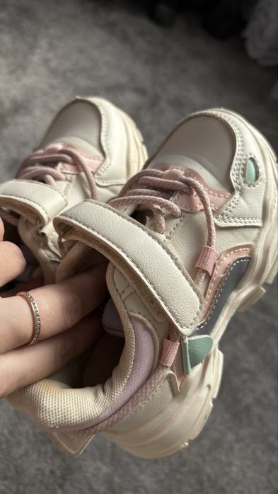 Кросівки для дівчинки 26