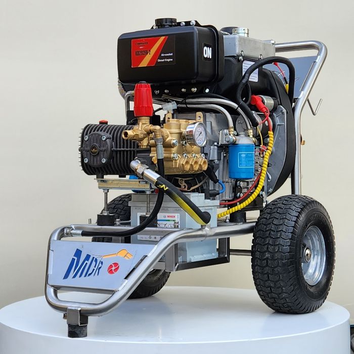 Myjka wysokociśnieniowa ROMI 300 Plus Diesel 22 KM