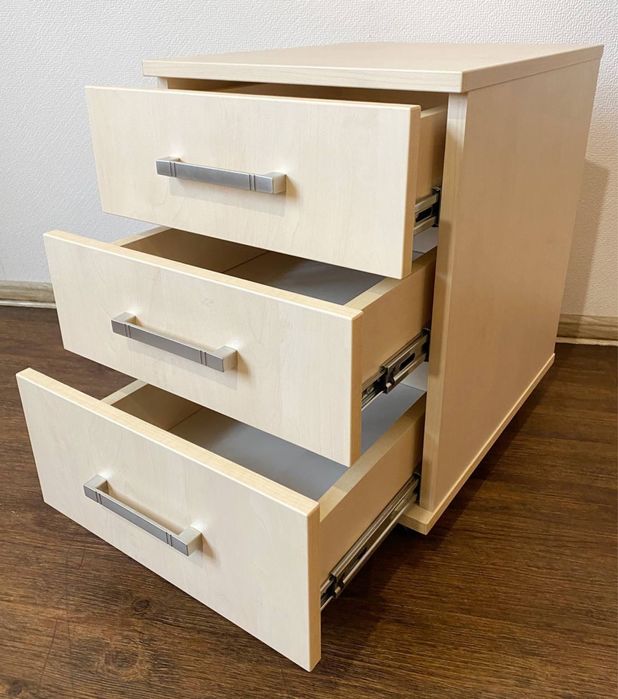 Распродажа офисной мебели столы письменные парты лофт  руководителя