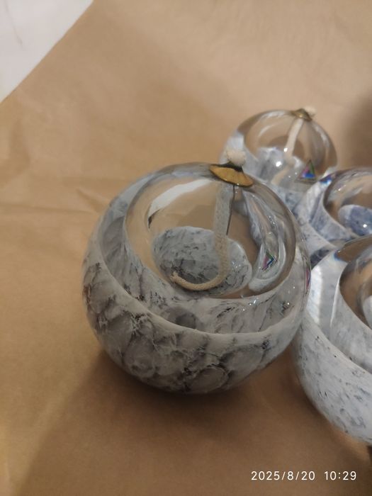 Lampki oliwne / przyciski do papieru