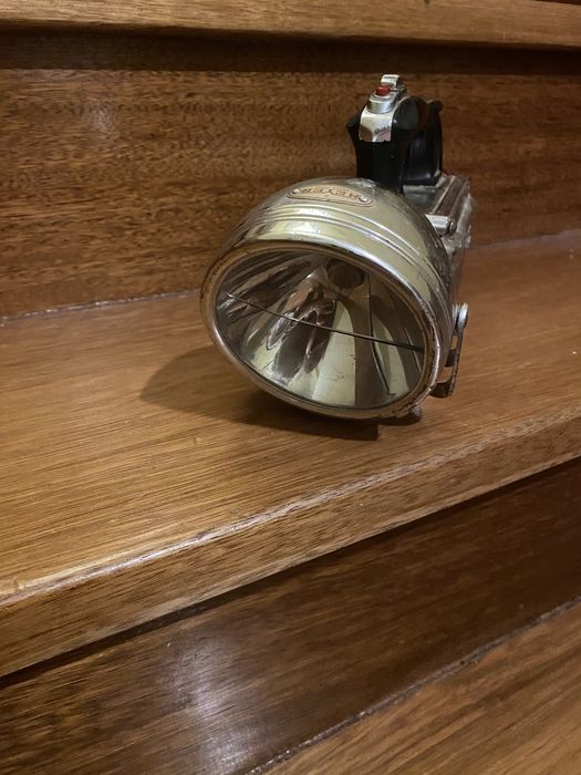 Farol antigo a pilha