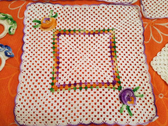 6 Naperons de Cozinha em crochet+2 Pegas+6 Argolas de Guardanapo