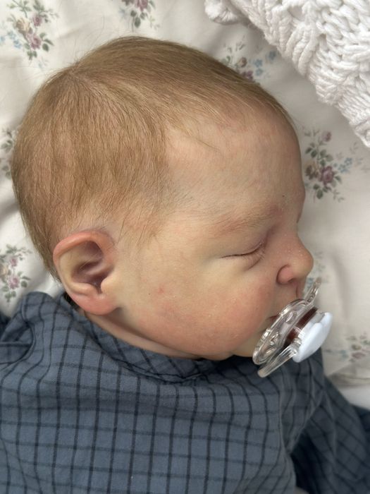 Bebé reborn Elliot