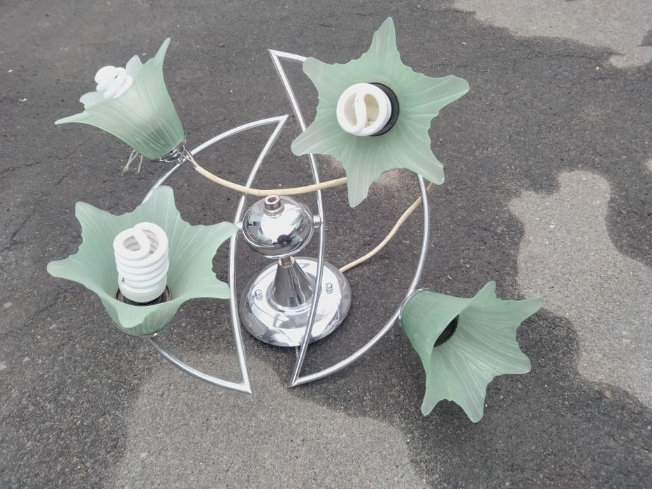 Люстра на чотири плафона