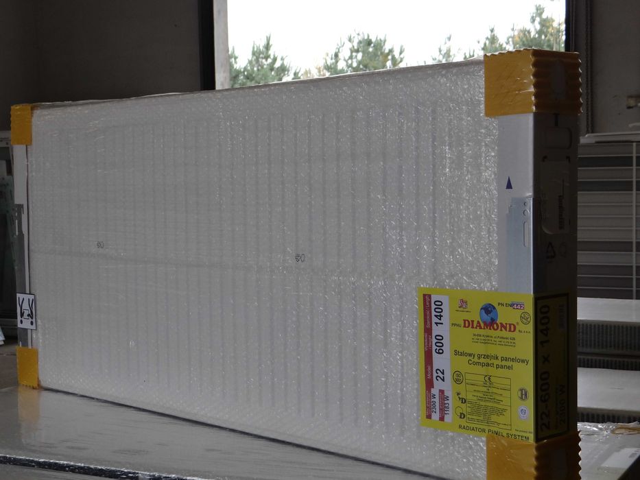 Grzejnik panelowy C22 600x1400 boczny Diamond - Szadek
