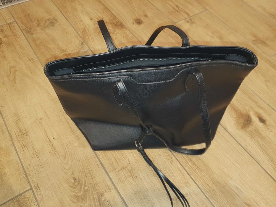 Torebka czarna na ramię 10zł