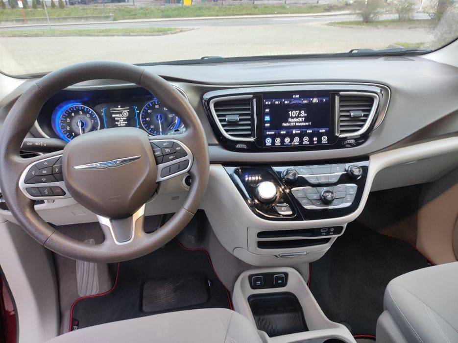 Chrysler Pacifica 3.6 benzyna, niski przebieg jak nowa
