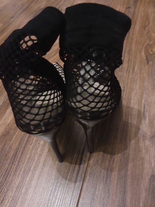 Buty szpilki siatkowane za kostkę