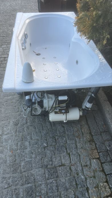 Banheira de idromassagem roca